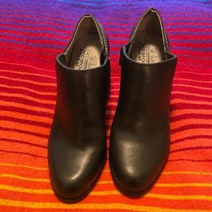 Women’s Life Stride heeled bootie sz 8